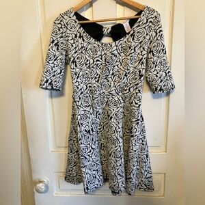 Candie's Monochrome Floral Patterned Dress